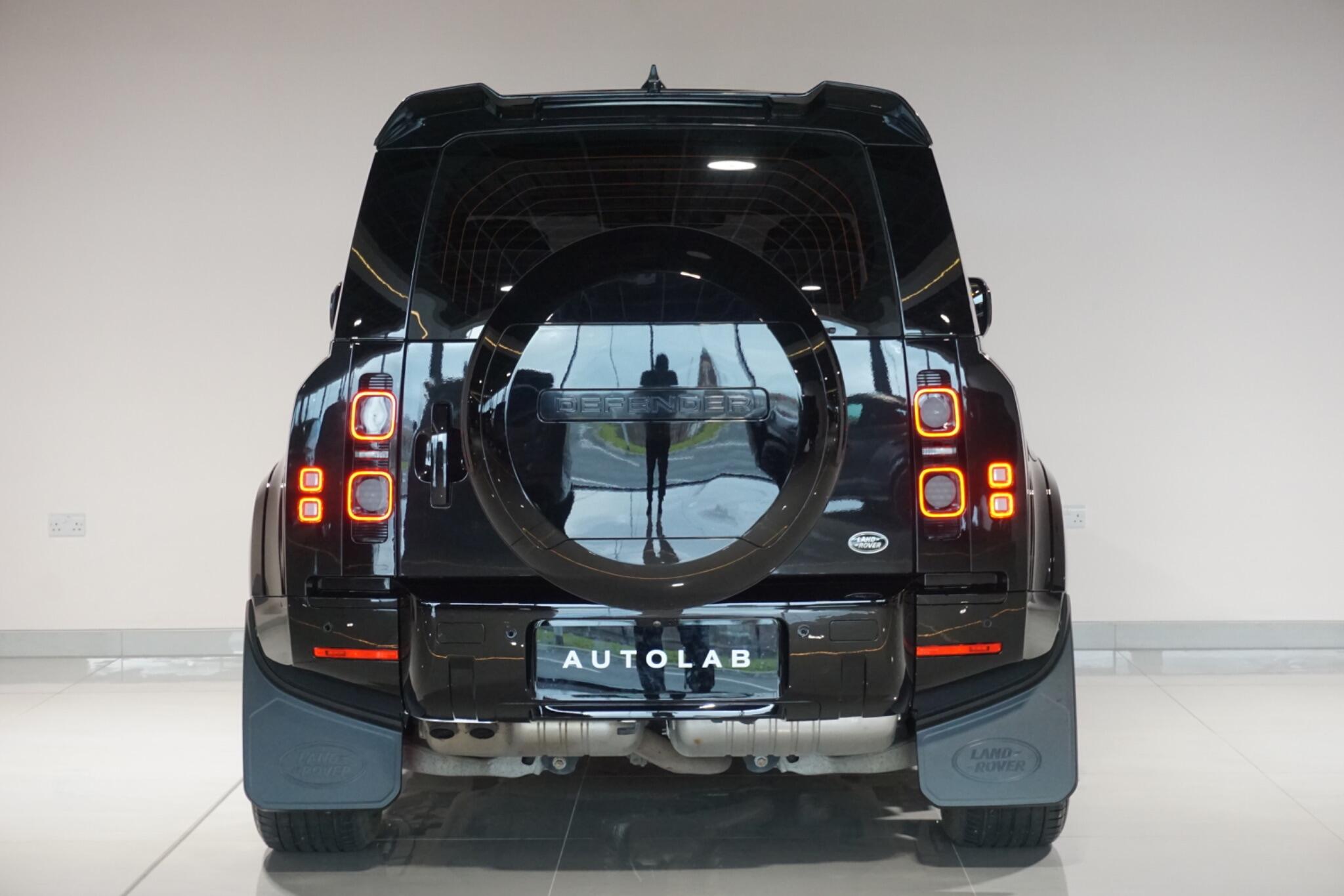 Land Rover Defender 110 3.0 D250 MHEV SE SUV 5dr Diesel Auto 4WD Euro 6 (s/s) (250 ps)